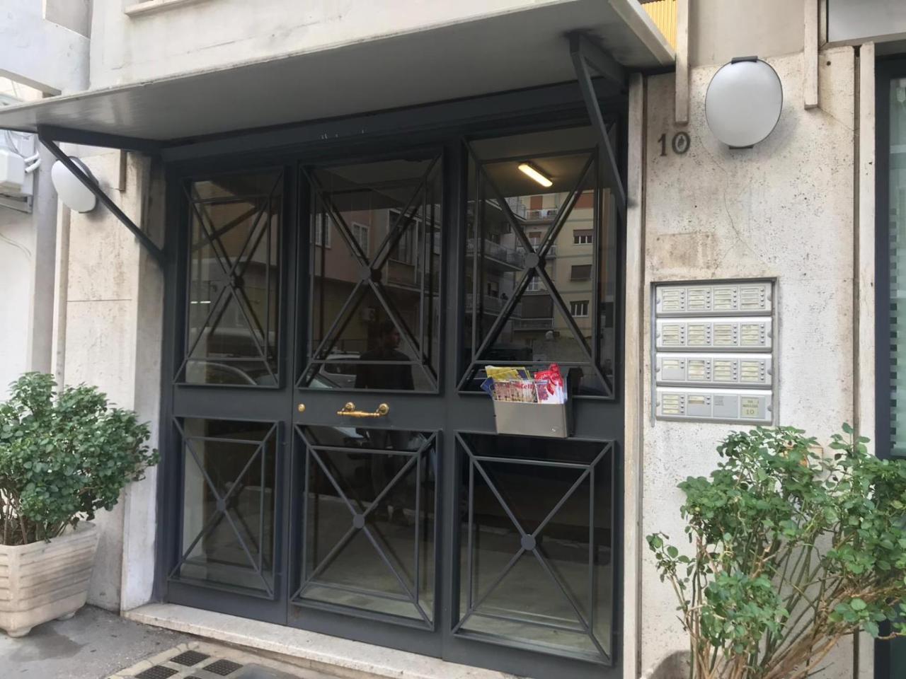 Bed and Breakfast Dormi A Roma Экстерьер фото